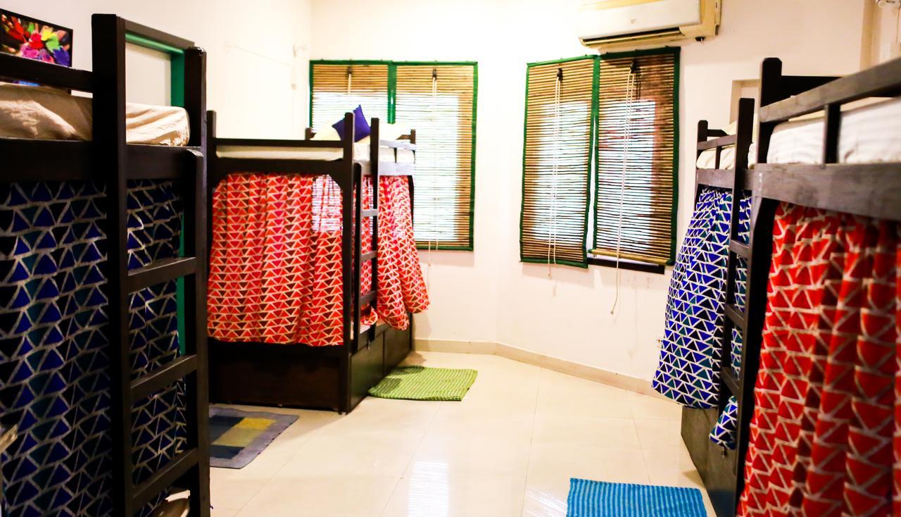 Roots Hostel Yeni Delhi Dış mekan fotoğraf
