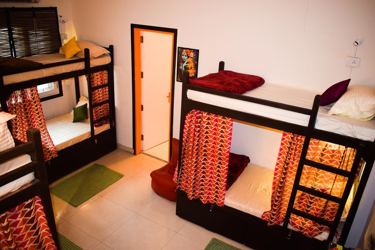 Roots Hostel Yeni Delhi Dış mekan fotoğraf