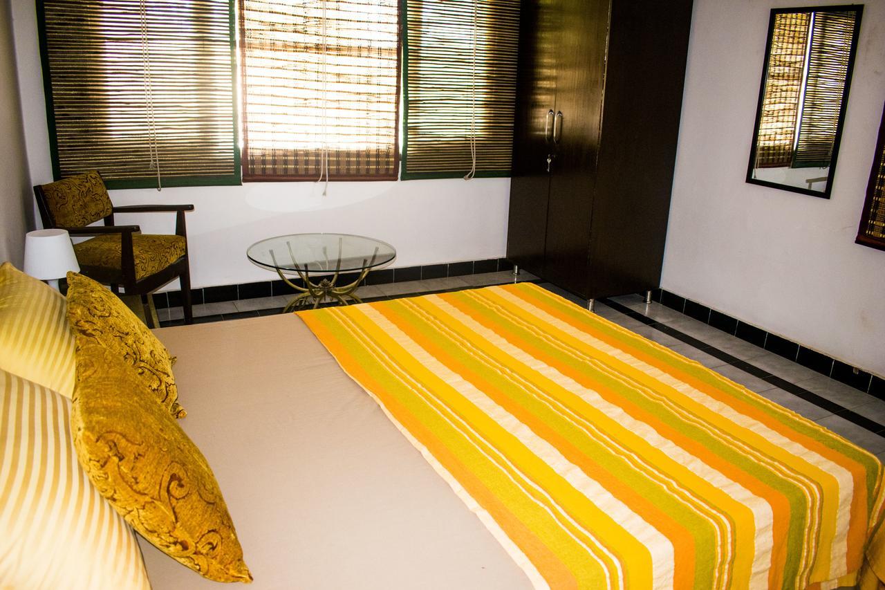 Roots Hostel Yeni Delhi Dış mekan fotoğraf