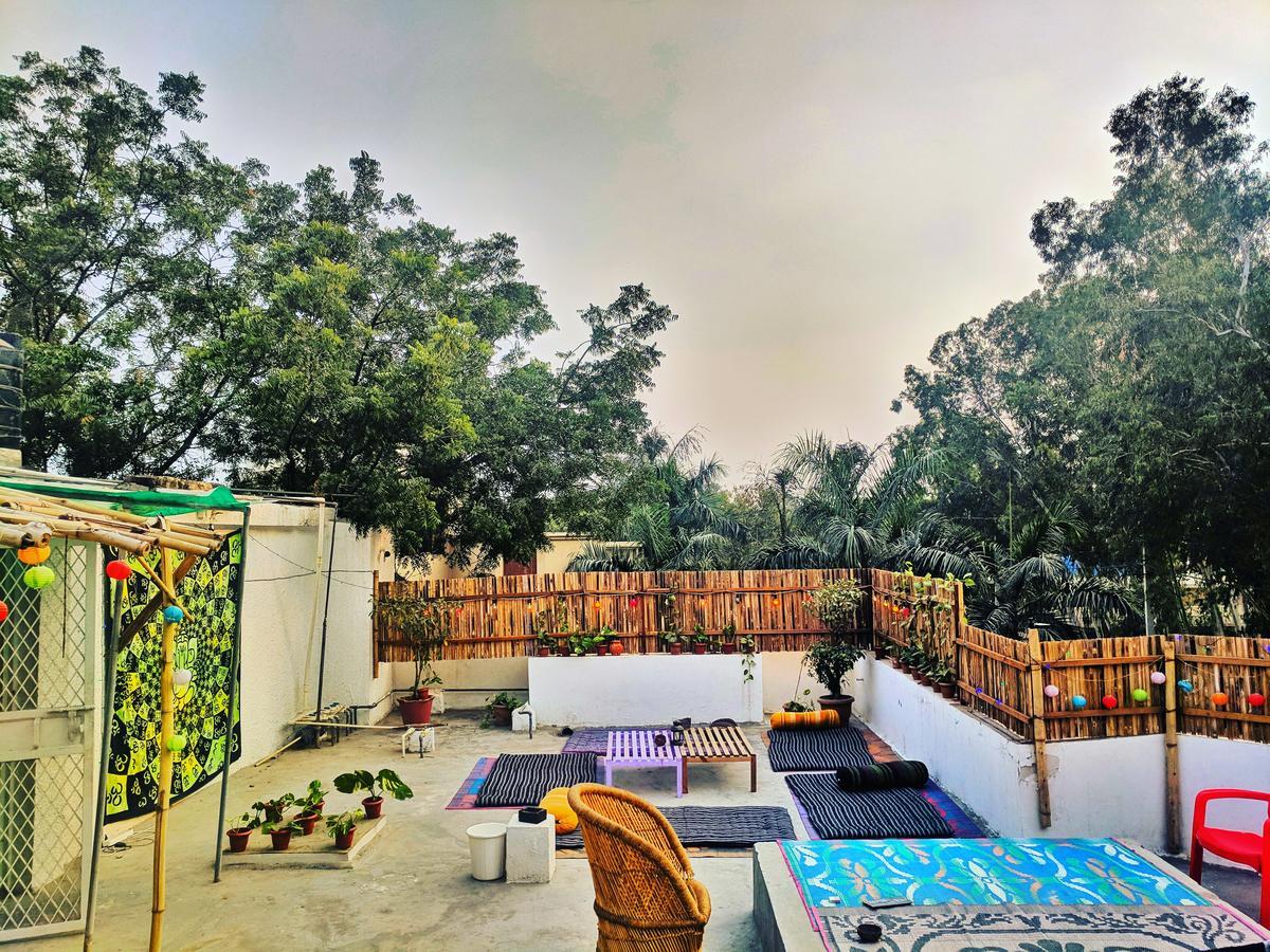 Roots Hostel Yeni Delhi Dış mekan fotoğraf